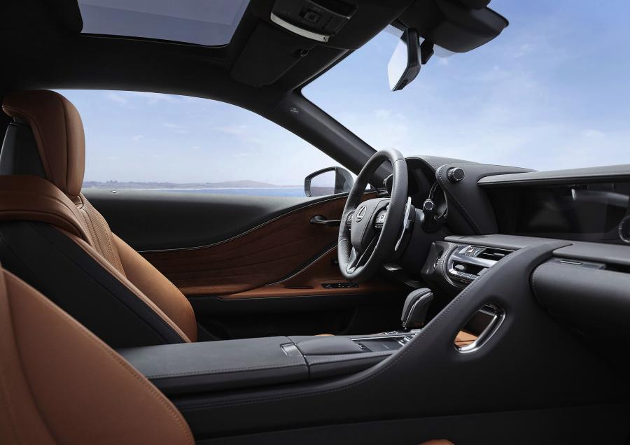 Интерьер Lexus LC500 Inspiration Series (Nori Green) 2019 года  (NA) (фото 5 из 12)